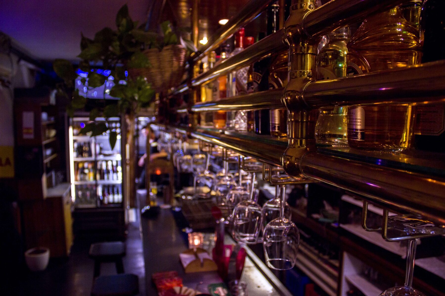 De lange bar